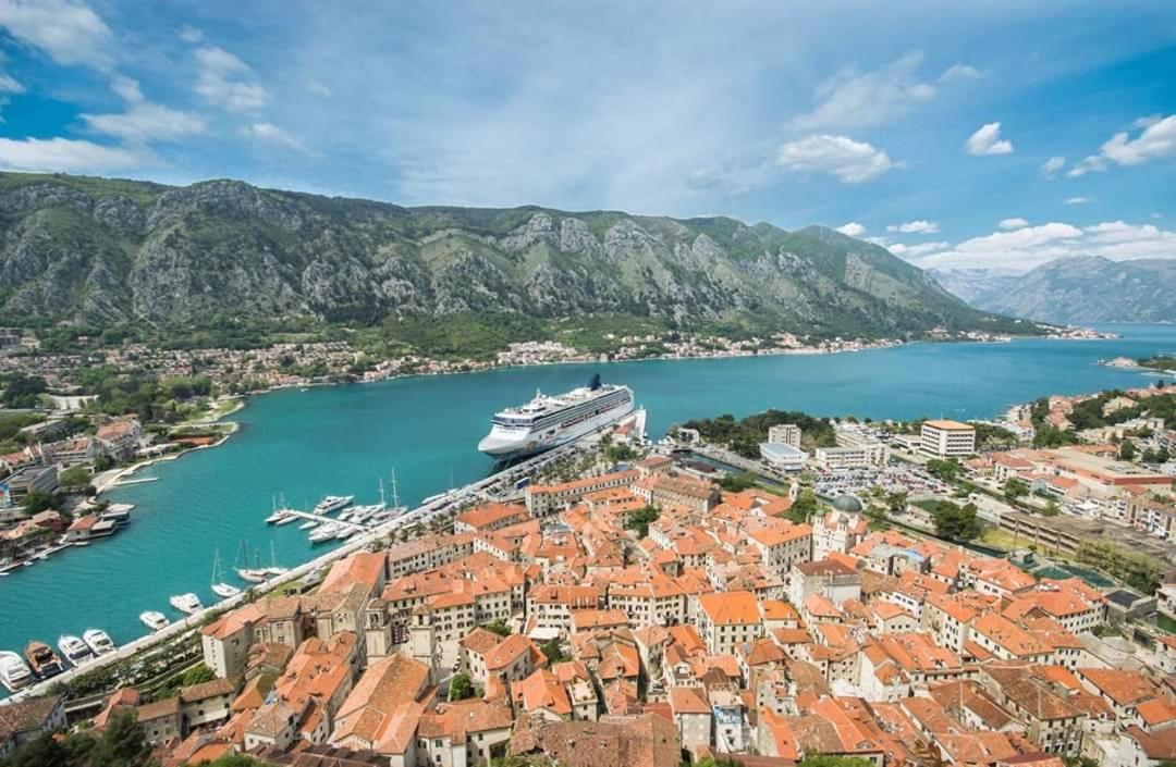 Alisa Sea View Apartment Prcanj Kotor Kültér fotó